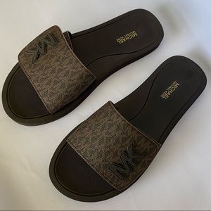 Michael Kors Monogram Velcro Flip Flops Sandals Slides Adjustable Fit 9 NEW